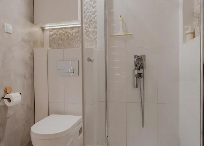 Totu Karpacka Centrum * غدينيا